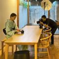 ドイツ出身の煎茶道師範・沢田羽照が、京都で煎茶道教 ドイツ出身の煎茶道師範・沢田羽照が、京都で煎茶道教