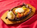 【ココス】彩り豊かな夏野菜を使用!カレーの包み焼き 【ココス】彩り豊かな夏野菜を使用!カレーの包み焼き