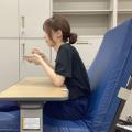ベッド上での食事姿勢に新たな知見！側方アームレスト