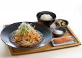 “夏に敬遠されるもつ鍋”の常識を覆す！博多名物×旨辛