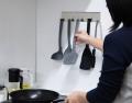 【キッチン収納】まとめて“掛けるだけ”で整う新習慣