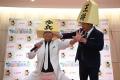 錦鯉・豊島将之九段と子どもたちが将棋ケーキでお祝い