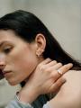 Aletta Jewelry SS26コレクションを公開。バイカラー