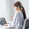周囲の音が聞こえて安心！充電台付きオープンイヤー型