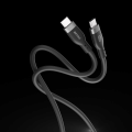 最大240Wの高出力給電に対応。やわらかく取り回しやす