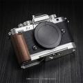 天然ウォールナットの質感が、Nikon Zfのクラシックな