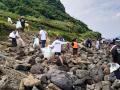 環境の日、唐津の離島・高島で全校児童13名が 環境の日、唐津の離島・高島で全校児童13名が