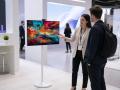 移動できる32インチAndroid搭載の液晶ディスプレイ【 