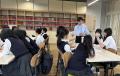 酷暑から学生を守るべく、授業参加者85名に日傘を贈呈