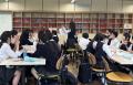 酷暑から学生を守るべく、授業参加者85名に日傘を贈呈