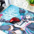 イラストレーター「黒星紅白」が描く「レーシングミク