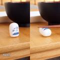 お箸を取ると、ころんと起き上がる「PEANUTS」デザイ お箸を取ると、ころんと起き上がる「PEANUTS」デザイ