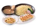濃厚豚骨スープに鰹と煮干しの風味が効いた季節限定メ