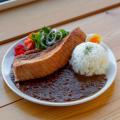 大自然の恵みとダム熟成の深みを一杯のグラスに、八剣
