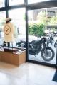 ダレノガレ明美さん　Triumph Bonneville T120 Black
