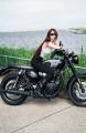 ダレノガレ明美さん　Triumph Bonneville T120 Black