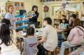 子どもたちが作った一冊が美術館へ　JPS展関西展で親