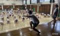 プールで「初めて立てる」体験を。子どもたちの挑戦を
