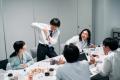 お笑いコンビ かが屋さん出演、WEB招待状ヨブナラのCM お笑いコンビ かが屋さん出演、WEB招待状ヨブナラのCM