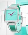 新しいスクエアの世界：Swatch が WHAT IF…JELLY? コ