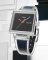 新しいスクエアの世界：Swatch が WHAT IF…JELLY? コ