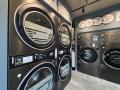 ホテル一体型のコインランドリー「MAX WASH 両国店」2