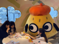 【▲ポリンキーによる“ヒミツのシール交換会”▲】湖池屋 【▲ポリンキーによる“ヒミツのシール交換会”▲】湖池屋