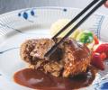 赤ワインで煮込んだ和牛をごろっと包んだ「肉の中に、 赤ワインで煮込んだ和牛をごろっと包んだ「肉の中に、