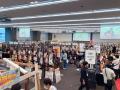 約2000本のギター、ベース、バイオリンが集まる楽器の
