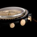受け継がれる歴史の重みを刻む、 MOONSWATCH。