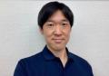 ５分のスキマ時間に。 “首肩のながらケア”。手で支え