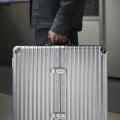 【RIMOWA】限定アイテム「ダーツボードケース」を発売