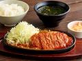 【韓丼】かぶりつく、うまさ!熱々鉄板で仕上げる『肉 【韓丼】かぶりつく、うまさ!熱々鉄板で仕上げる『肉