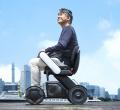WHILL社、航続性能を強化した長寿命・大容量バッテリ