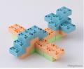 ペットボトルキャップが“遊べるブロック”に