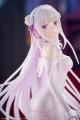 ウェディング衣装をまとったエミリアが1/7スケールフ