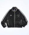 8人組ボーイズグループ「ONE OR EIGHT」と「UMBRO」、