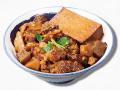 スプーンでほどける厚切り豚バラ！特製カレーと味わう