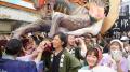 青春わっしょい！巨大な藝祭御輿と藝大サンバが今年も