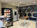 カフェスペース一体型コインランドリー「MAX WASH & C カフェスペース一体型コインランドリー「MAX WASH & C