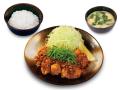 【松のや】酸味と香味でガツンと旨い！　「油淋鶏定食