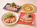 チャイナ 梅の花が贈る新春のおもてなし。中華と和食