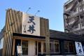 丼を頼むと「小そば」や「天ぷら盛り合わせ」がついて 丼を頼むと「小そば」や「天ぷら盛り合わせ」がついて