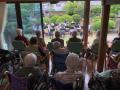 「高校生の音楽が100歳の高齢者へ――熊谷商業高校吹奏