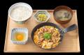 吉野家に今年も月見の季節が到来！とじて、のせて、W