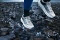 Tevaより天気も、路面も、気にしないGORE-TEX(R)搭載