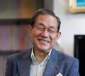 明治初期築の回廊建築を世界の共同出資者が支える宿に
