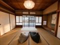 広島・尾道、手すりに絵の具が残る「つくる人の家」を