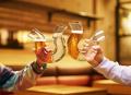 ゼブラ飲みを実現するU字型グラス「ふらつくビアグラ ゼブラ飲みを実現するU字型グラス「ふらつくビアグラ