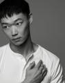 俳優・笠松将氏が纏う、「AVIREX」の“DAILY WEAR”